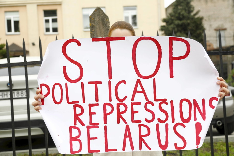 Protest w obronie więzionych Białorusinów /TOMS KALNINS  /PAP/EPA