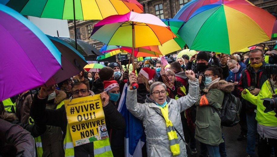 Protest w Paryżu /Christophe Petit-Tesson /PAP/EPA