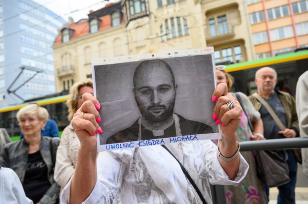 Protest w Poznaniu w obronie księdza Michała Olszewskiego /	Jakub Kaczmarczyk   /PAP