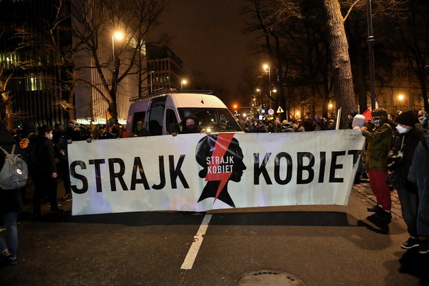 Protest w ramach Strajku Kobiet w Warszawie / 	Radek Pietruszka   /PAP