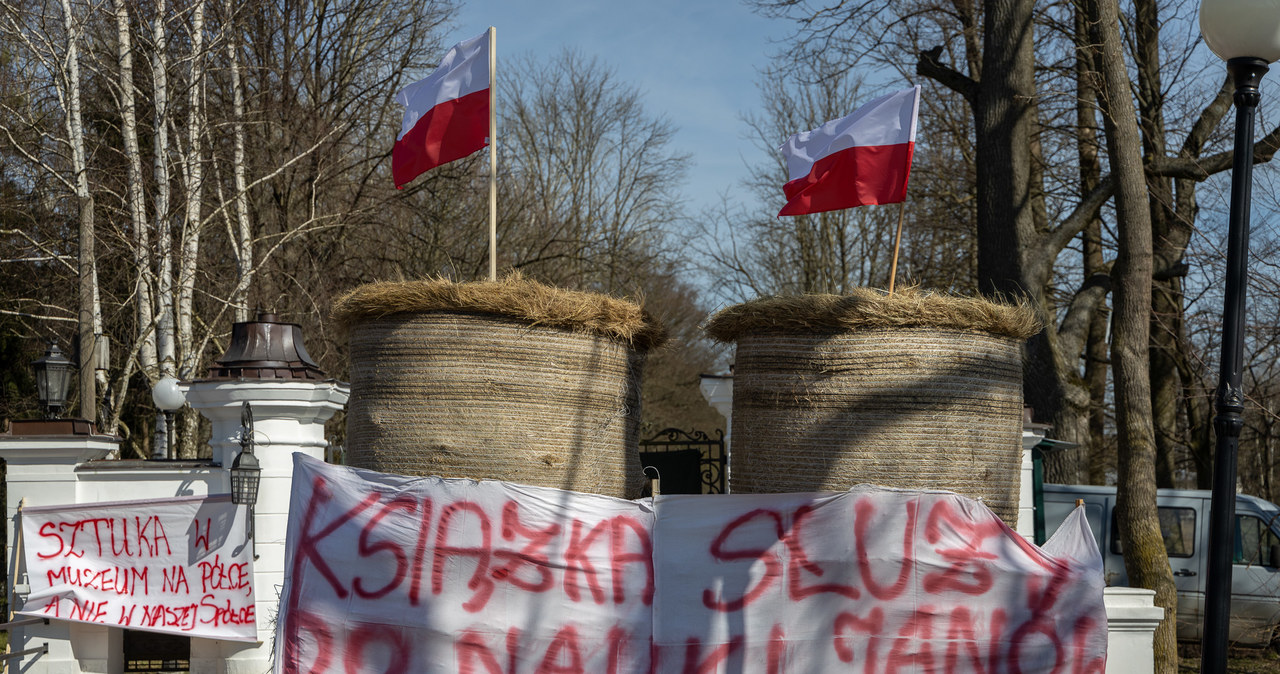 Protest w stadninie w Janowie Podlaskim. Nie chcą wpuścić nowej prezes 