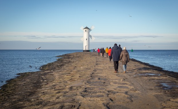 Protest w Świnoujściu. Chodzi o dostęp do plaży i miejskich zabytków