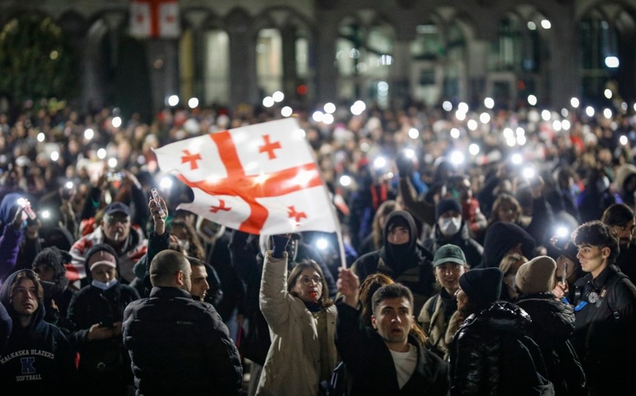 Protest w Tbilisi /David Mdzinarishvili  /PAP/EPA