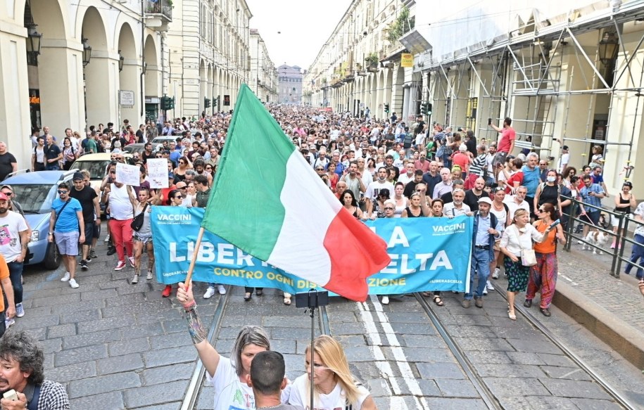 Protest w Turynie /ALESSANDRO DI MARCO  /PAP/EPA
