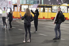 Protest w Warszawie: Blokada ronda Dmowskiego