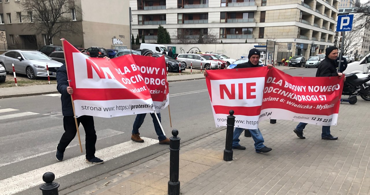 Protest w Warszawie przeciw budowie nowego odcinka trasy S7