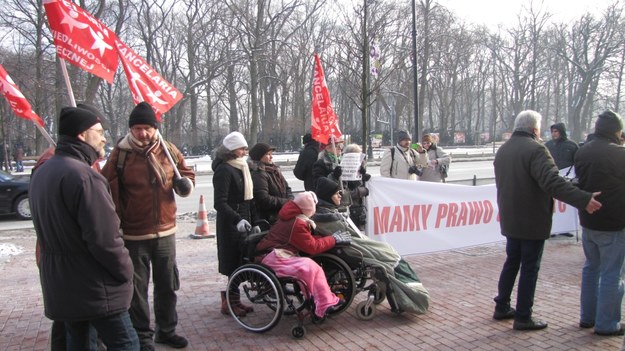 Protest w Warszawie rodziców niepełnosprawnych dzieci /Monika Gosławska /RMF FM