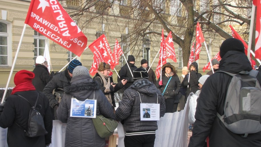 Protest w Warszawie rodziców niepełnosprawnych dzieci /Monika Gosławska /RMF FM