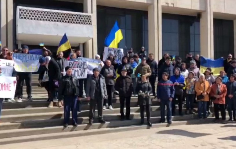 Protest w zajętym przez rosyjskie wojska Enerhodarze