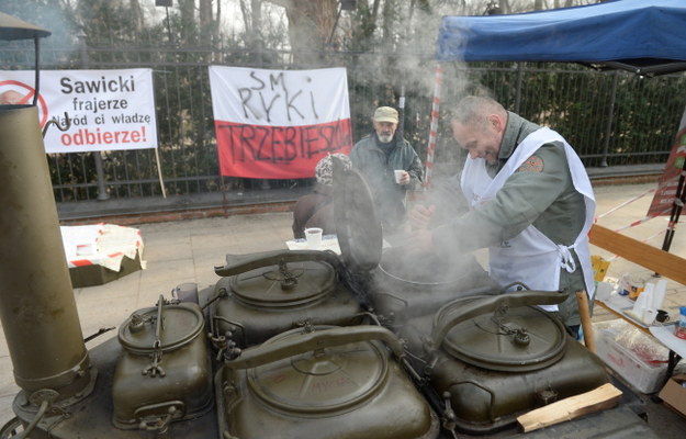 Protest w "zielonym miasteczku" trwa od czwartku /Bartłomiej Zborowski /PAP