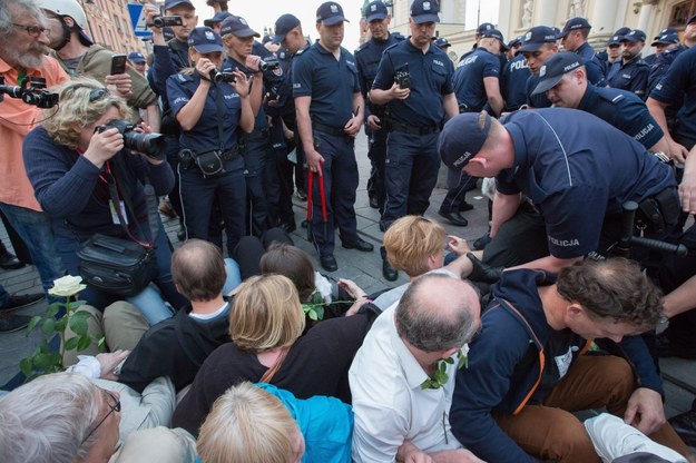 Protest z 10 czerwca na Krakowskim Przedmieściu /	Jan A. Nicolas /PAP/DPA