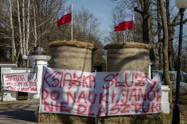 Protest załogi stadniny koni w Janowie Podlaskim /Michał Dukaczewski /RMF FM