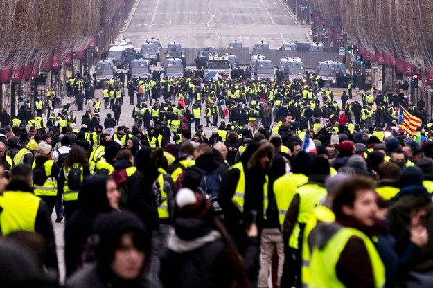 Protest "żółtych kamizelek" w Paryżu /ETIENNE LAURENT /PAP/EPA