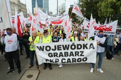 Protest związkowców PKP Cargo i Poczty Polskiej