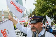 Protest związkowców PKP Cargo i Poczty Polskiej