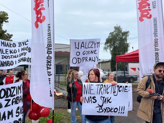Protest związkowców przed zakładem Yazaki Automotive Products Poland w Mikołowie /Anna Kropaczek /RMF FM