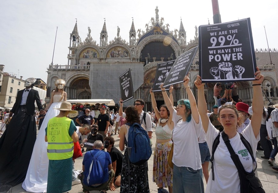 Protestu na Placu Świętego Marka w Wenecji /ANDREA MEROLA /PAP/EPA