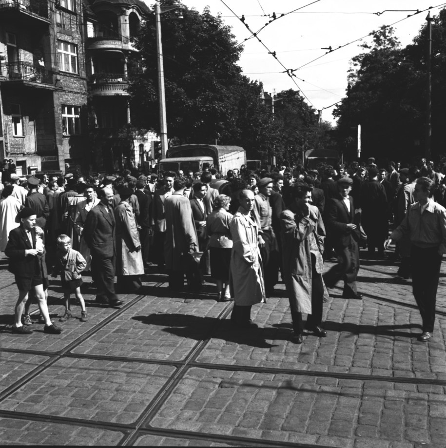 Protestujący na ulicach Poznania /CAF /PAP