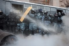 Protestujący okupują ratusz w Kijowie