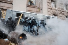 Protestujący okupują ratusz w Kijowie
