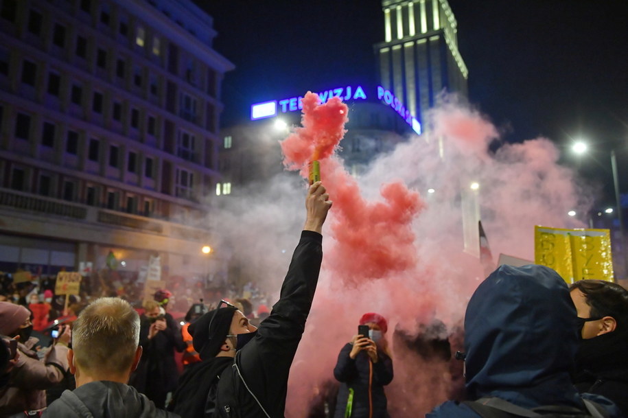 Protestujący podczas "Blokady Sejmu" w Warszawie / 	Radek Pietruszka   /PAP