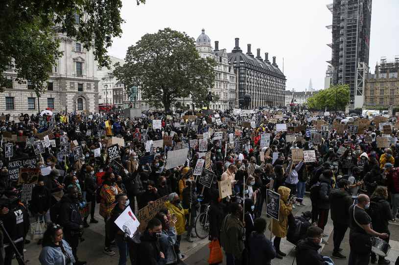 Protestujący w Londynie /HOLLIE ADAMS /Getty Images