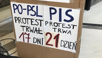 Protestujący w Sejmie: Koniec rozmów za zamkniętymi drzwiami. Już nikomu nie wierzymy