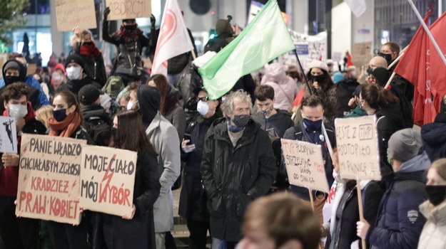 Protestujący w Warszawie /Jakub Rutka /RMF FM