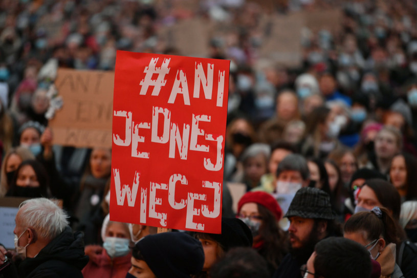 Protesty "Ani jednej więcej" w Polsce /FRANCOIS LO PRESTI / AFP /East News