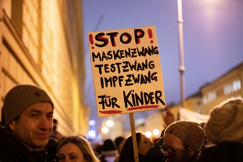 Protesty antyszczepionkowców w Niemczech /Alexander Pohl/Sipa USA/East News /East News