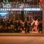Protesty i starcia z milicją na Białorusi."Nieznany los setek ludzi"