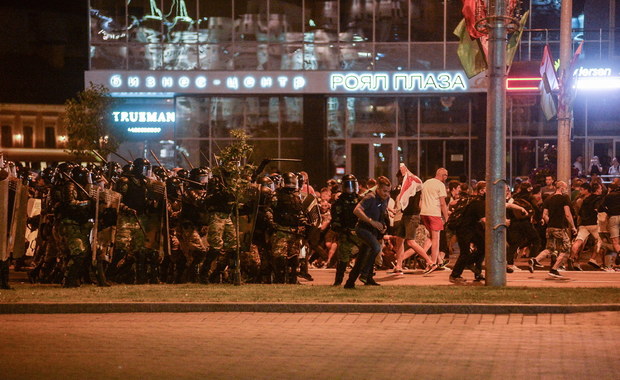 Protesty i starcia z milicją na Białorusi."Nieznany los setek ludzi"