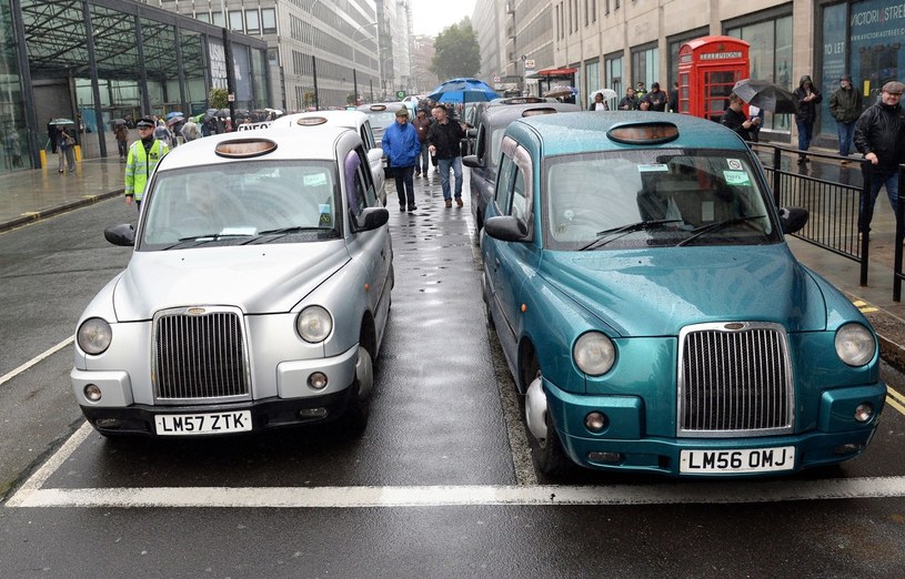 Protesty londyńskich taksówkarzy, przeciwko działalności Ubera /Stefan Rousseau/Press Association /Informacja prasowa