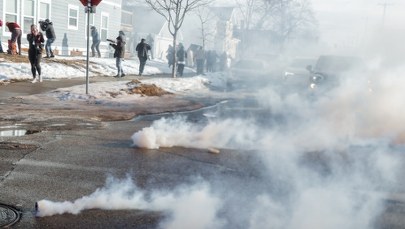 Protesty na ulicach Minneapolis. W ruch poszedł gaz łzawiący