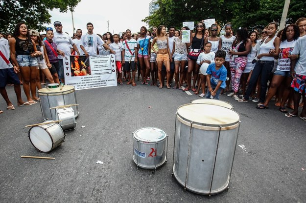 Protesty po śmierci 30-letniego Douglasa Rafaela da Silva Pereira, tancerza jednego z programów telewizyjnych /Antonio Lacerda /PAP/EPA