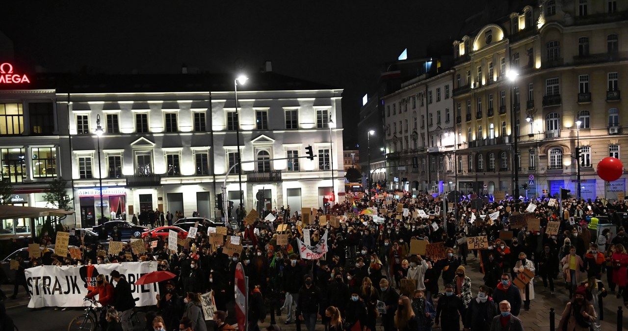 Protesty pod hasłem „Ani Jednej Więcej” przejdą przez Polskę. Politycy wezmą udział