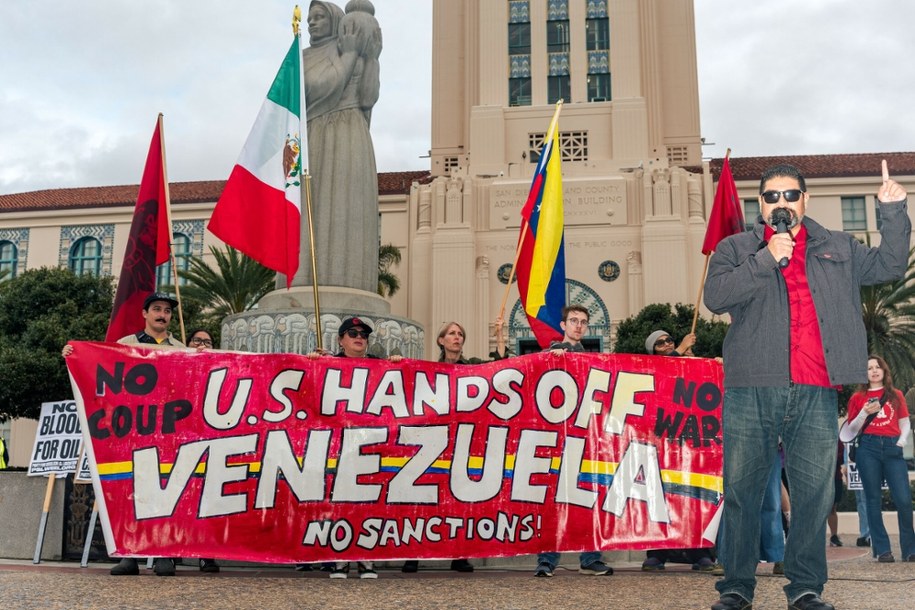 Protesty przeciwko atakowi USA na Wenezuelę w San Diego. /Rex Features/EAST NEWS /East News
