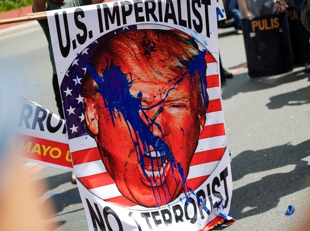 Protesty przeciwko Donaldowi Trumpowi na Filipinach /MARK R. CRISTINO /PAP/EPA