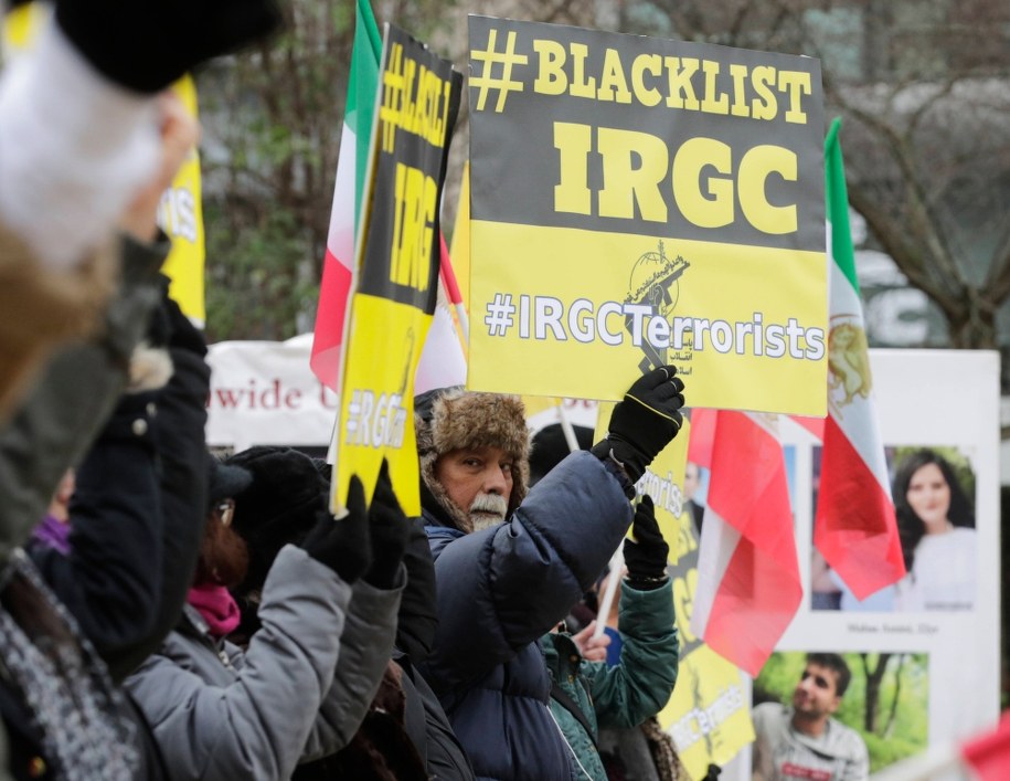Protesty przeciwko terrorowi Korpusu Strażników Rewolucji /OLIVIER HOSLET /PAP/EPA