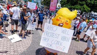 ​Protesty przeciwko Trumpowi przetoczyły się przez USA