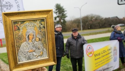 ​Protesty przed sklepami Lidl. "Gietrzwałd dla pielgrzymów"