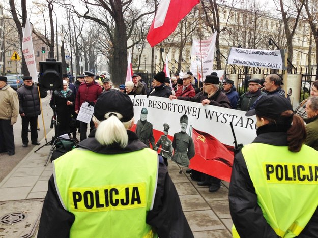 Protesty przed TK /Romuald Kłosowski  /RMF FM