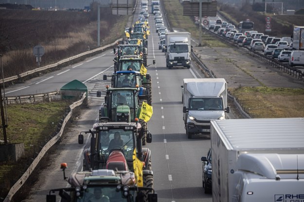 Francuscy rolnicy zapowiadają "oblężenie" Paryża