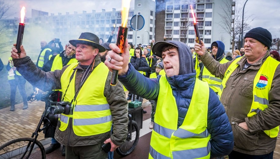 Protesty trwają już od połowy listopada. /MARCEL VAN HOORN /PAP/EPA