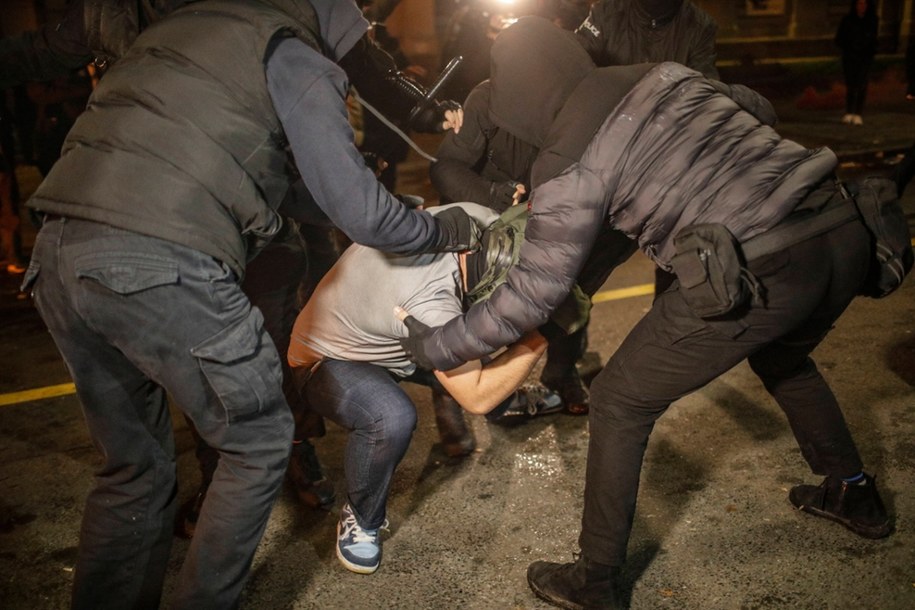 Protesty w Gruzji /David Mdzinarishvili  /PAP/EPA