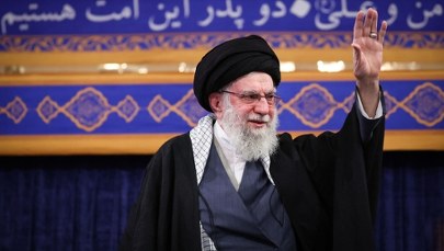 Protesty w Iranie nie ustają. Ajatollah grozi 