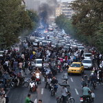 Protesty w Iranie po śmierci 22-latki. ​Armia: Będziemy rozprawiać się z wrogami