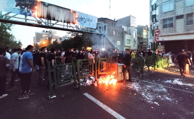 Protesty w Iranie. Prezydent wzywa do "stanowczych działań" przeciwko demonstrującym