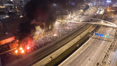 Protesty w Izraelu. "Haaretz": Netanjahu chce "zamrozić" reformę sądownictwa