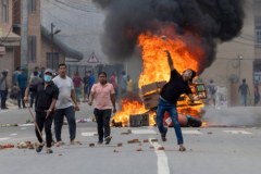 Protesty w Katmandu, pożar parlamentu